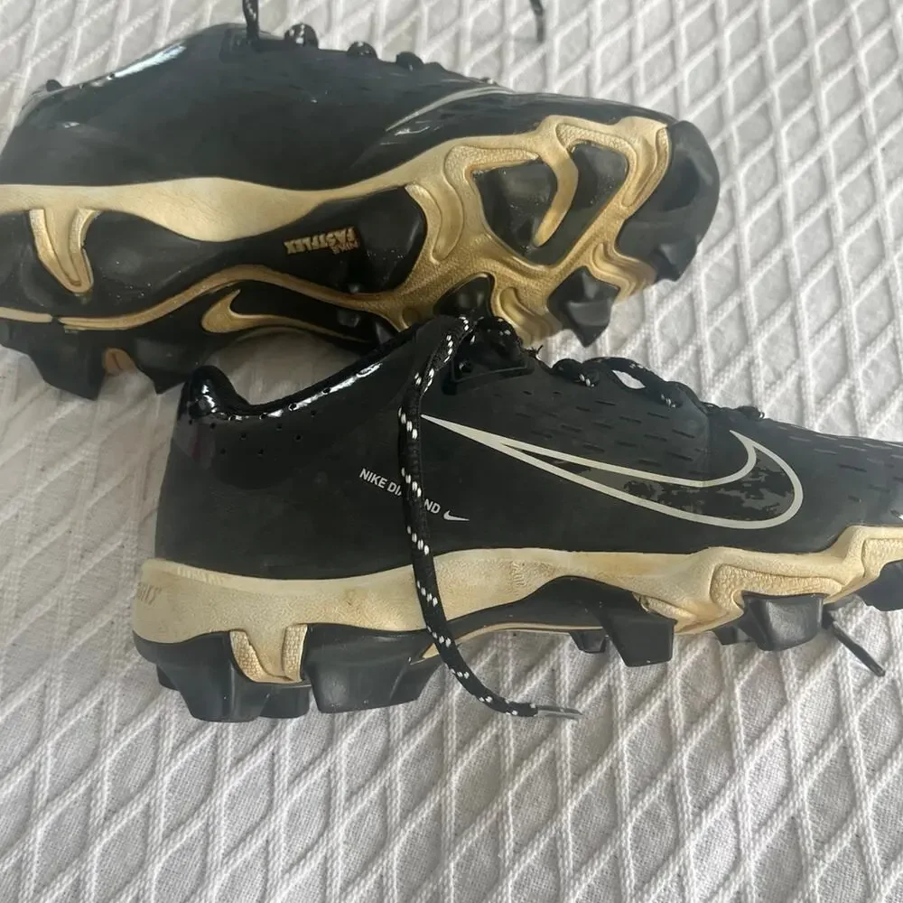 Nike baseball softball cleats size 3y